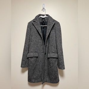 Esprit Collection Luxury Outerwear. Condition is Pre-owned. Size is small.
